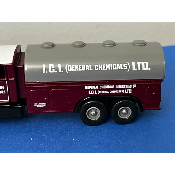 Lledo No 77001 Diecast Model Of A 1937 Scammell Tanker - I.C.I. CHEMICALS LTD - Picture 8 of 9
